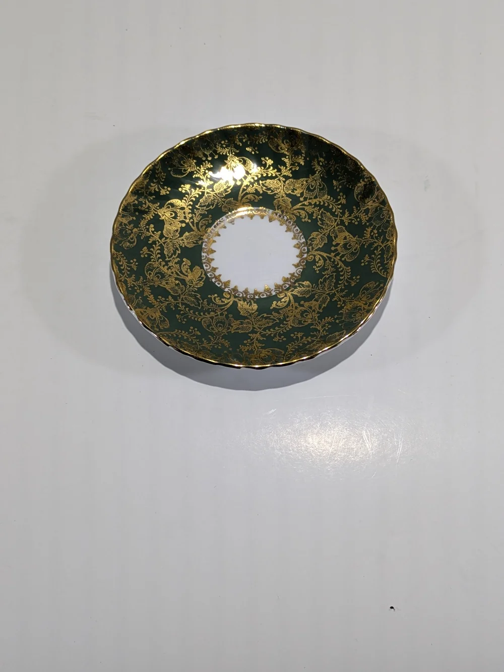 Elizabethan Fine Bone China be ​cup complete